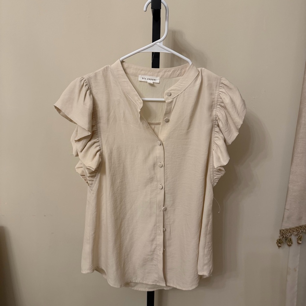 Blu Pepper Cream Ruffle Sleeve Blouse